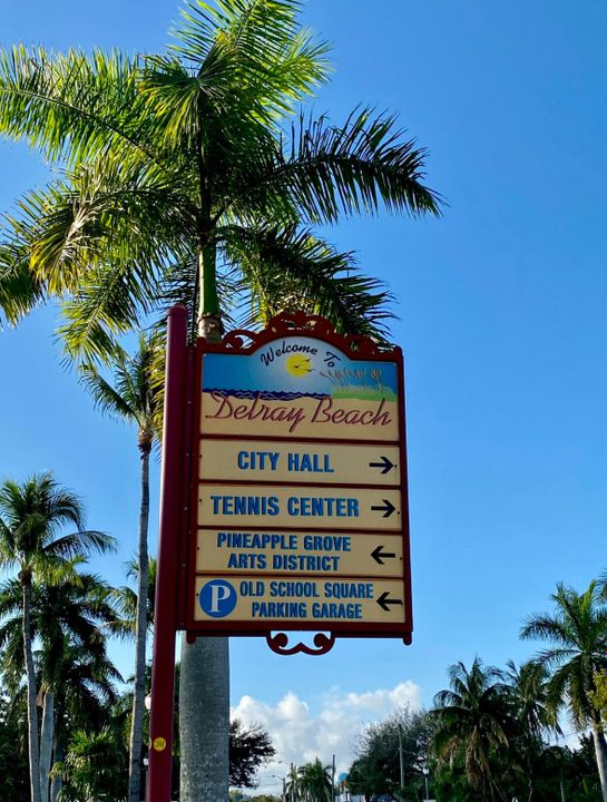 For Sale: $895,000 (3 beds, 3 baths, 1757 Square Feet)