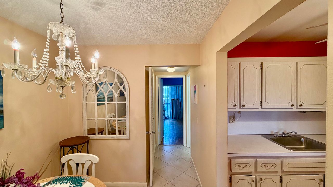 For Sale: $119,990 (1 beds, 1 baths, 570 Square Feet)