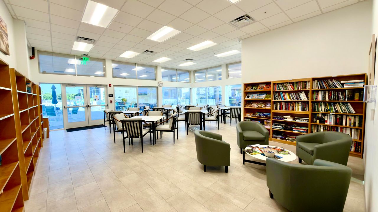 For Sale: $119,990 (1 beds, 1 baths, 570 Square Feet)