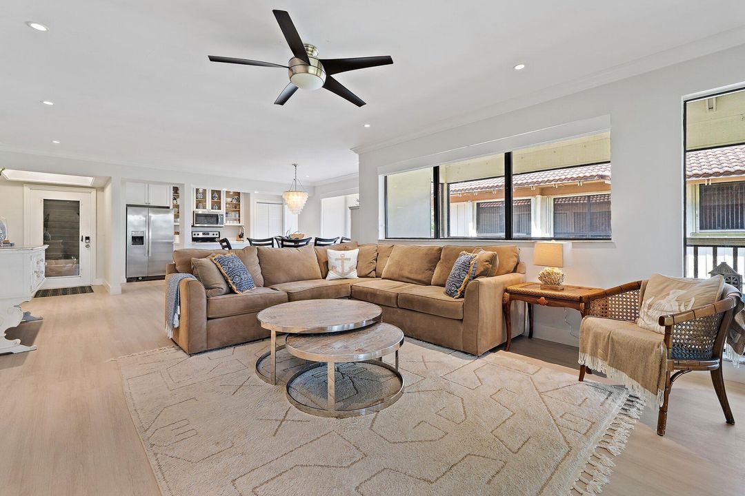 合同活跃: $499,000 (2 贝兹, 2 浴室, 1366 平方英尺)