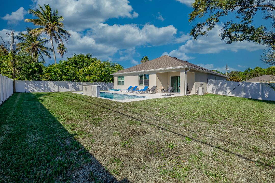 В аренду: $3,200 (4 спален, 2 ванн, 1827 Квадратных фут)