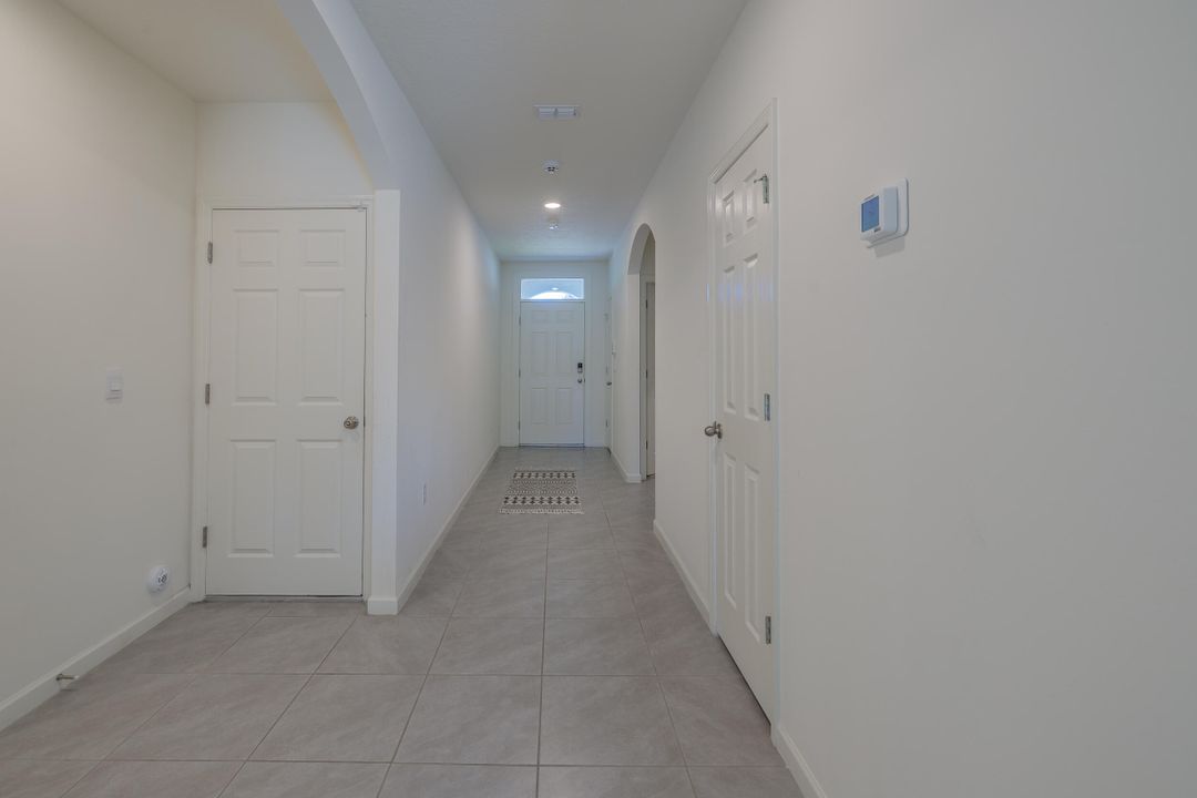 В аренду: $3,200 (4 спален, 2 ванн, 1827 Квадратных фут)