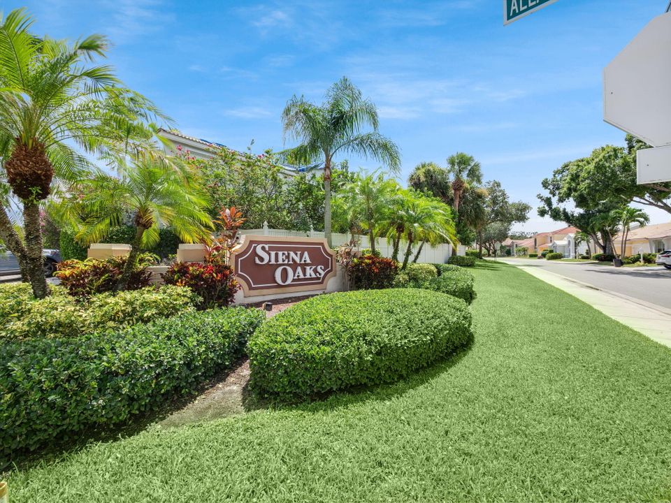 合同活跃: $664,900 (3 贝兹, 2 浴室, 1801 平方英尺)