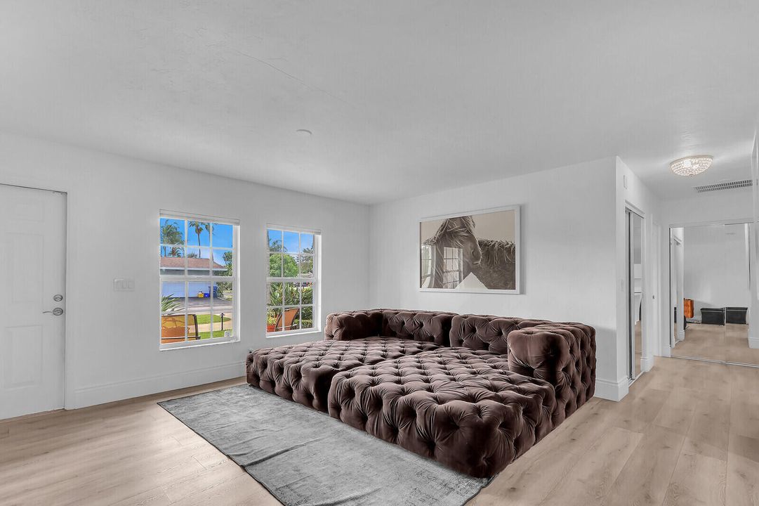 For Sale: $769,900 (2 beds, 2 baths, 1268 Square Feet)