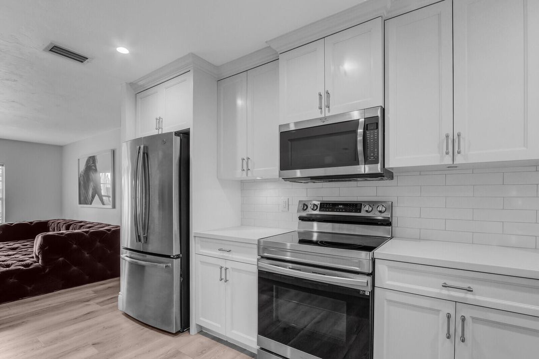 For Sale: $769,900 (2 beds, 2 baths, 1268 Square Feet)