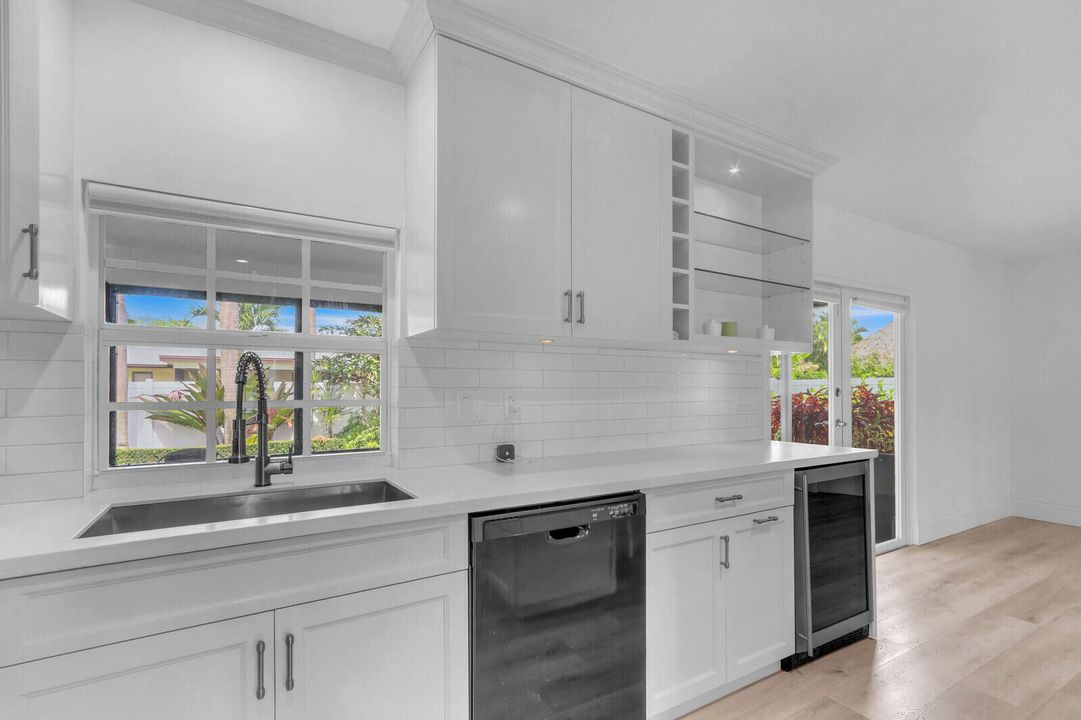 For Sale: $769,900 (2 beds, 2 baths, 1268 Square Feet)