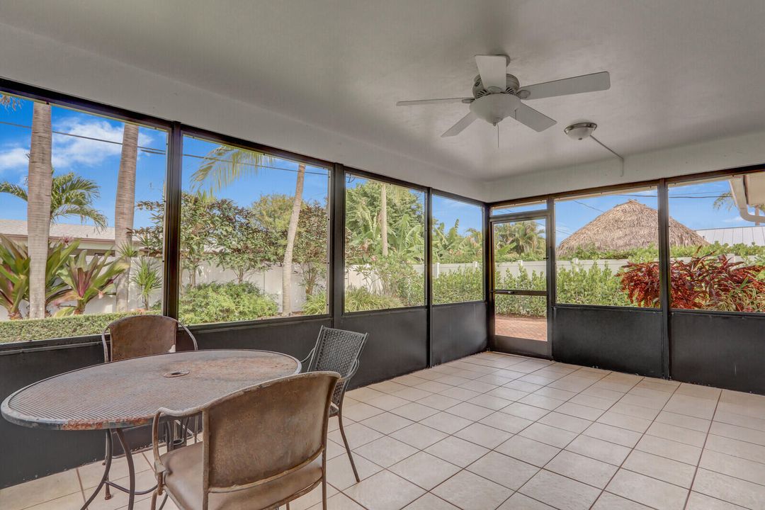 For Sale: $769,900 (2 beds, 2 baths, 1268 Square Feet)