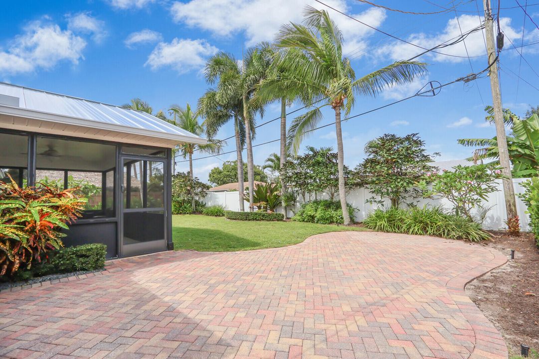 For Sale: $769,900 (2 beds, 2 baths, 1268 Square Feet)