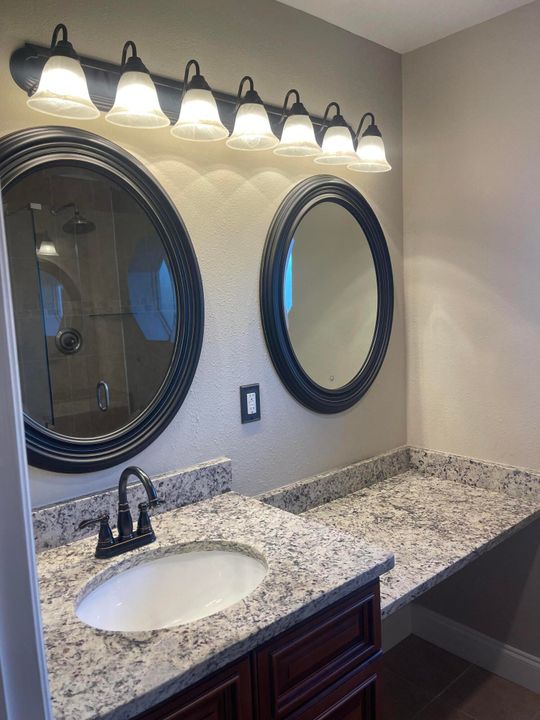 For Rent: $2,300 (3 beds, 2 baths, 1366 Square Feet)