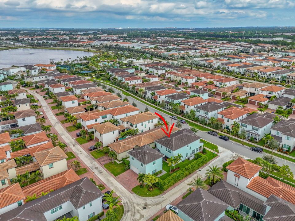 Activo con contrato: $1,650,000 (4 camas, 4 baños, 3760 Pies cuadrados)