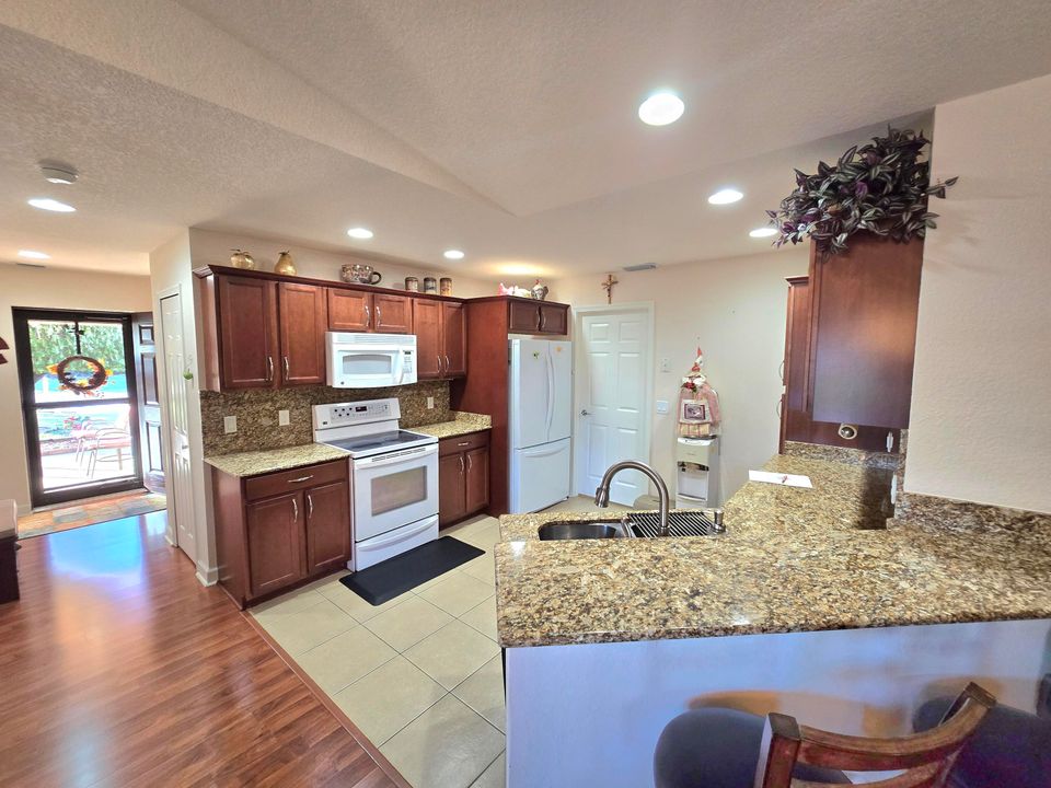 En Venta: $224,000 (2 camas, 2 baños, 1439 Pies cuadrados)