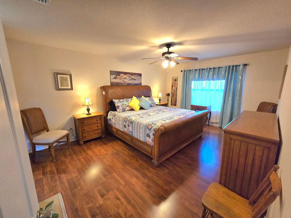 En Venta: $224,000 (2 camas, 2 baños, 1439 Pies cuadrados)