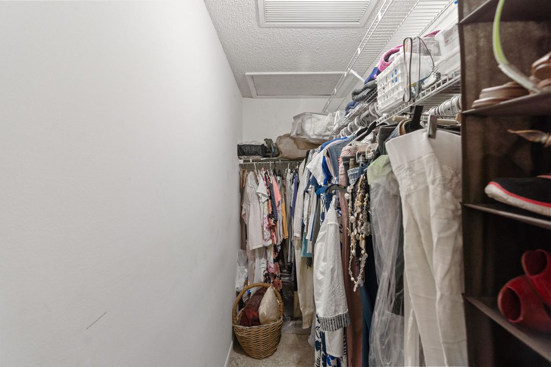 En Venta: $270,000 (2 camas, 2 baños, 1150 Pies cuadrados)