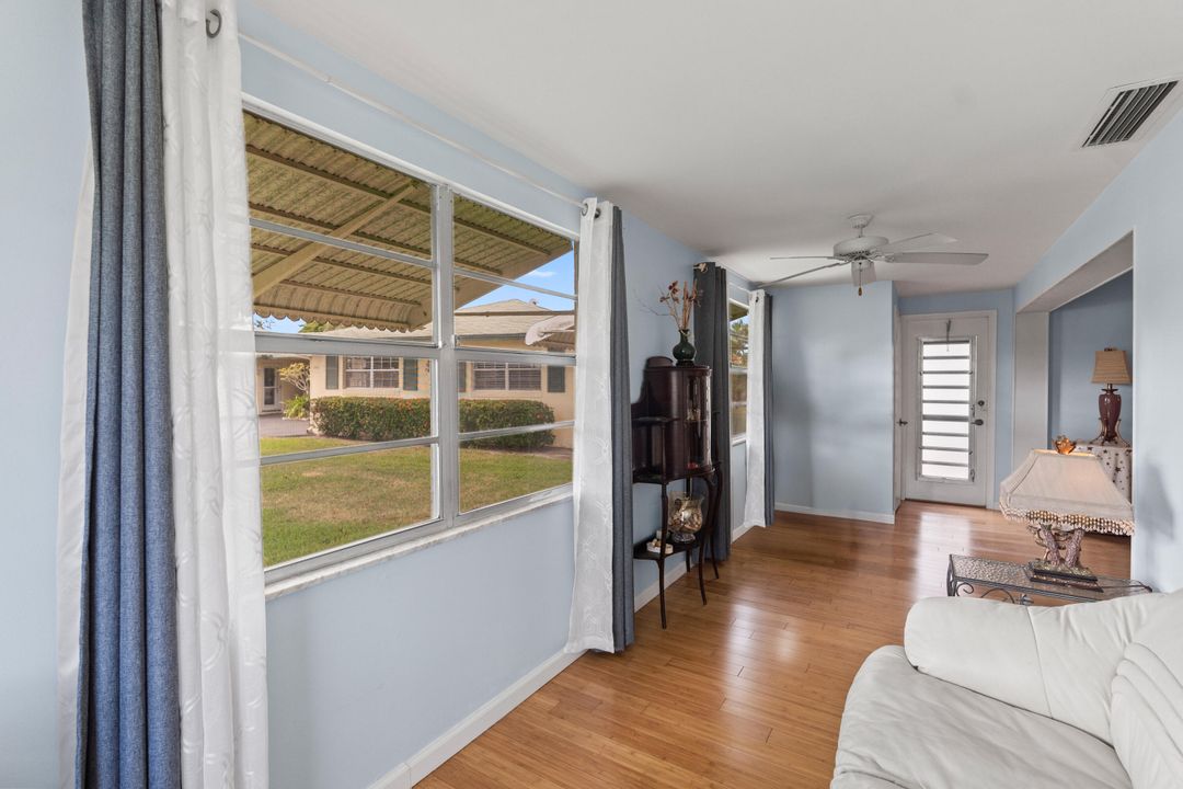 En Venta: $270,000 (2 camas, 2 baños, 1150 Pies cuadrados)