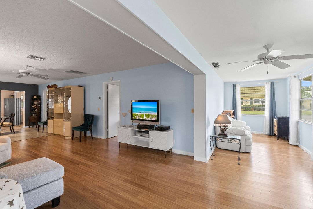 En Venta: $270,000 (2 camas, 2 baños, 1150 Pies cuadrados)