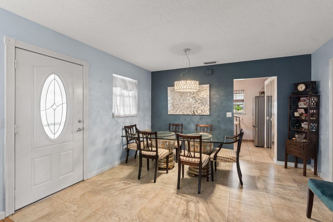 En Venta: $270,000 (2 camas, 2 baños, 1150 Pies cuadrados)