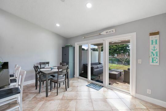 待售: $462,845 (2 贝兹, 2 浴室, 1382 平方英尺)