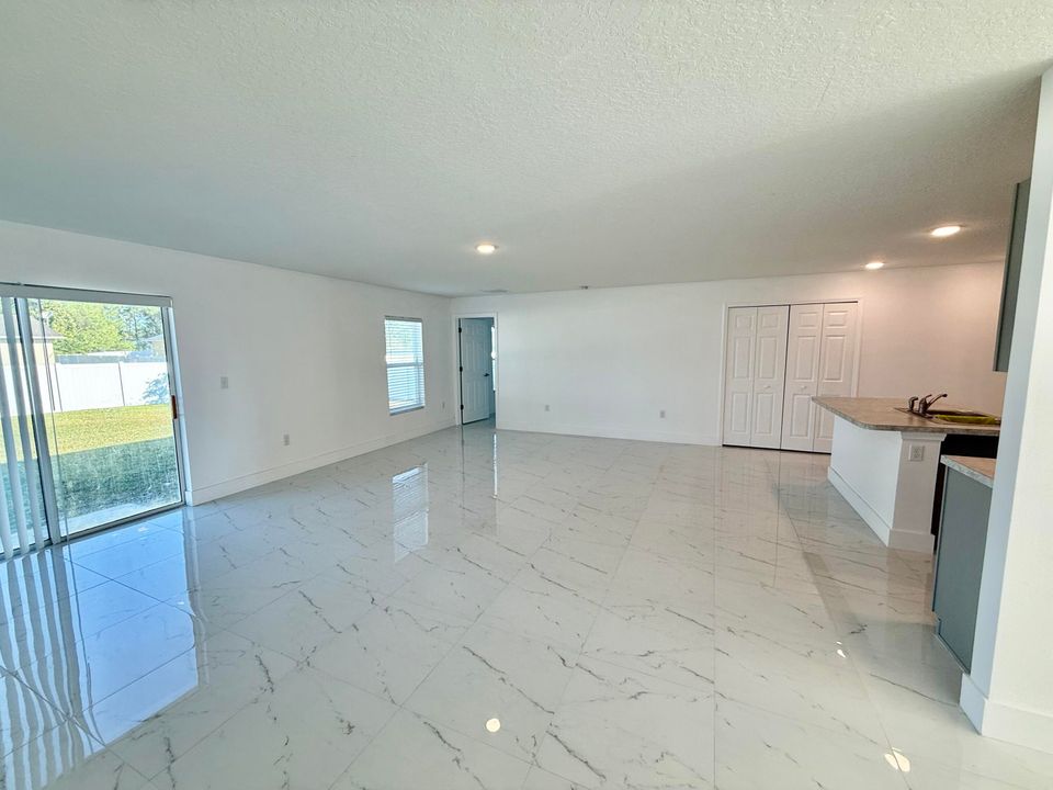 В аренду: $2,800 (4 спален, 2 ванн, 2134 Квадратных фут)