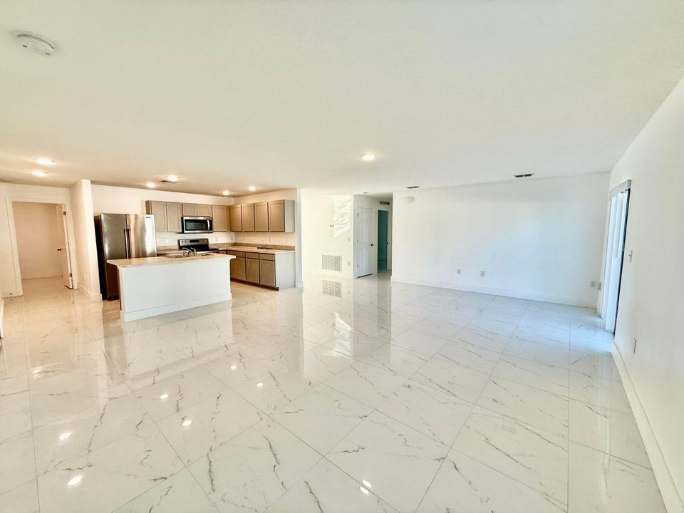 В аренду: $2,800 (4 спален, 2 ванн, 2134 Квадратных фут)