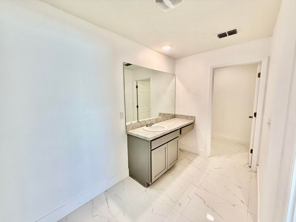 В аренду: $2,800 (4 спален, 2 ванн, 2134 Квадратных фут)