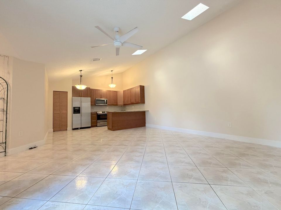 For Sale: $485,000 (3 beds, 2 baths, 1276 Square Feet)