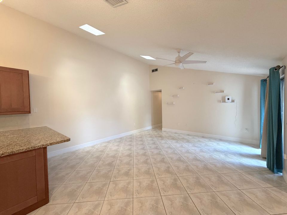 For Sale: $485,000 (3 beds, 2 baths, 1276 Square Feet)