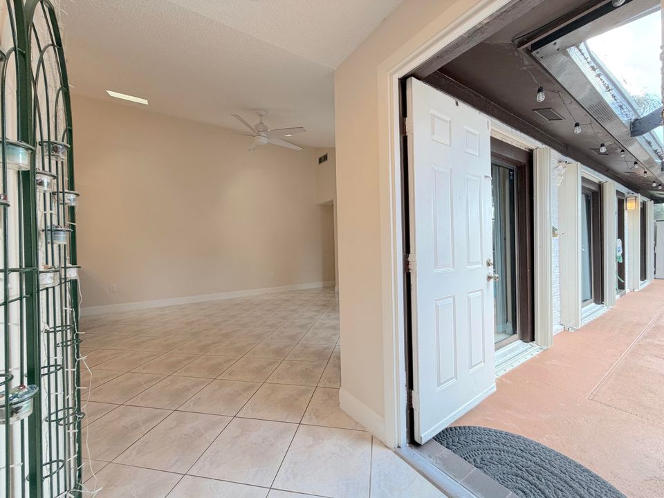 For Sale: $485,000 (3 beds, 2 baths, 1276 Square Feet)