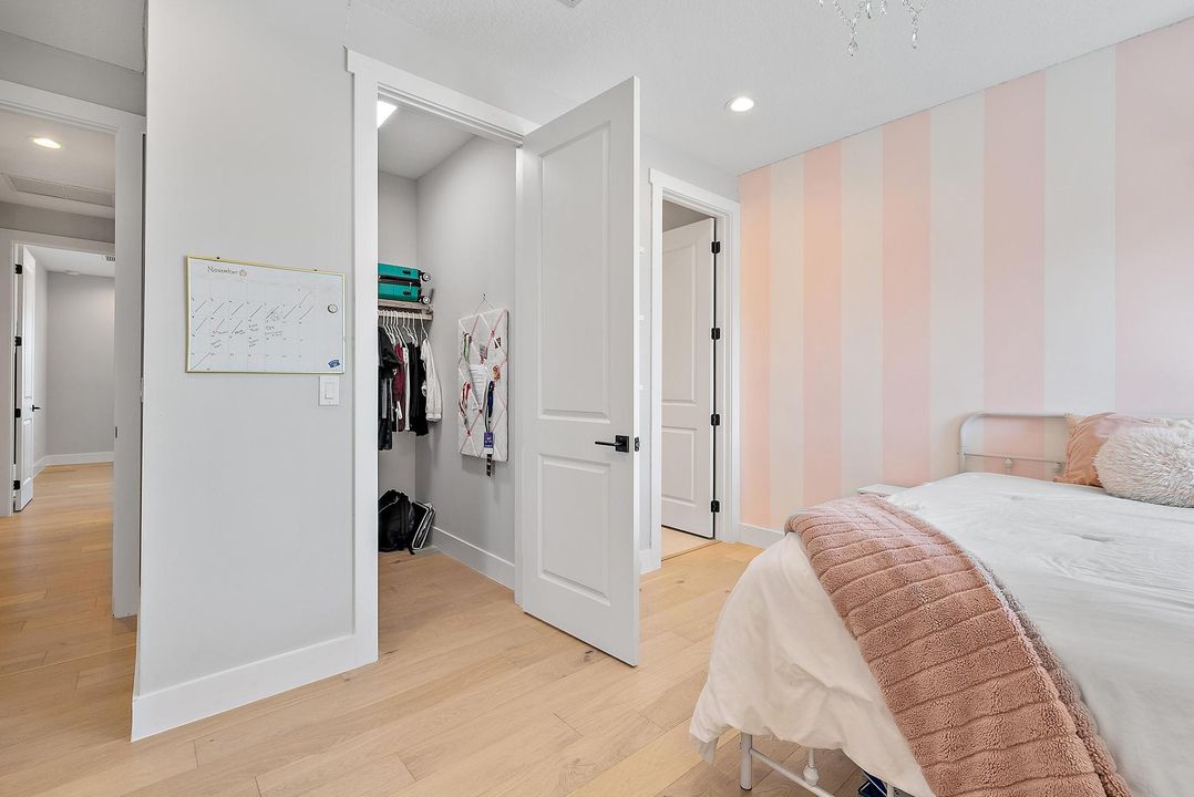 На продажу: $1,499,000 (5 спален, 4 ванн, 3852 Квадратных фут)