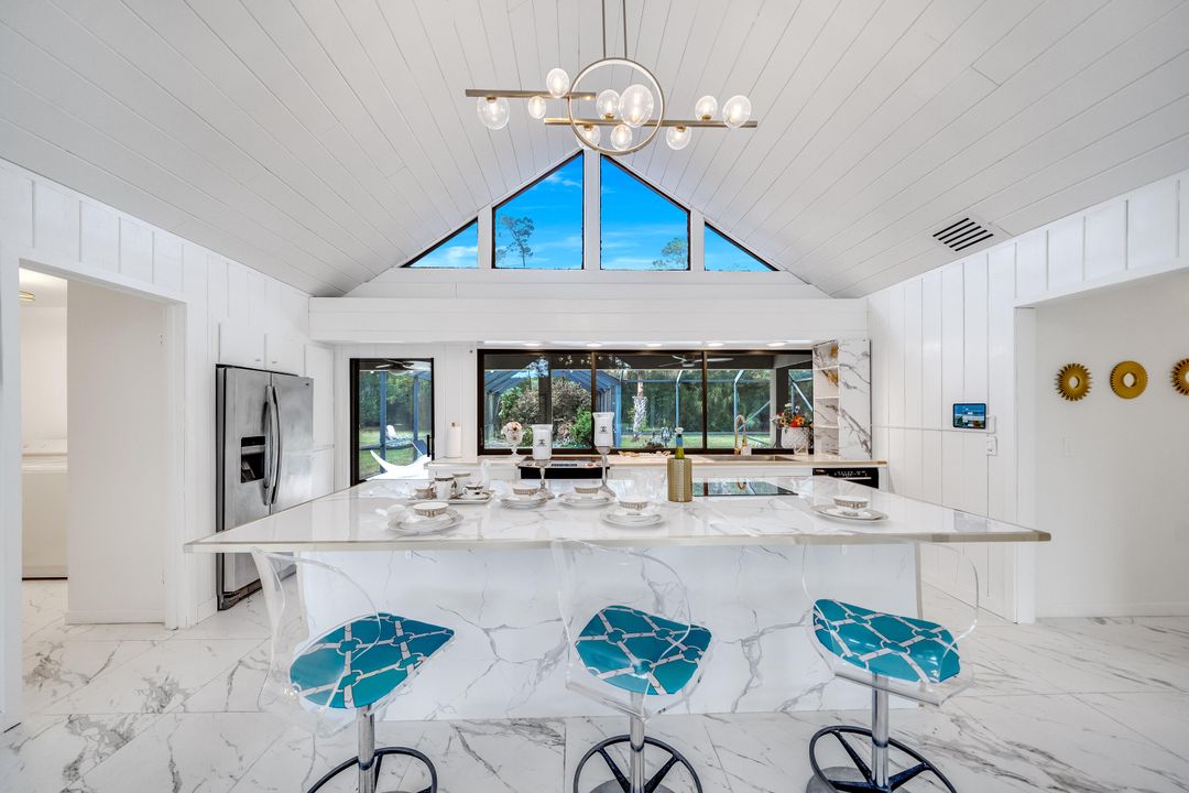 For Sale: $1,050,000 (2 beds, 2 baths, 1404 Square Feet)