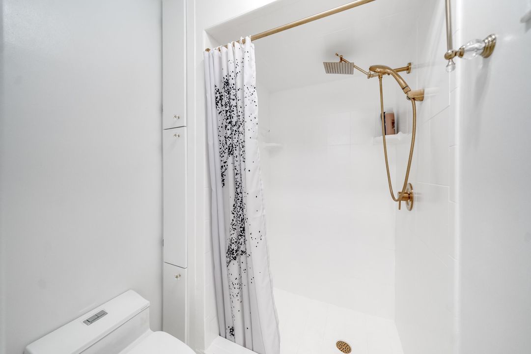 For Sale: $1,050,000 (2 beds, 2 baths, 1404 Square Feet)