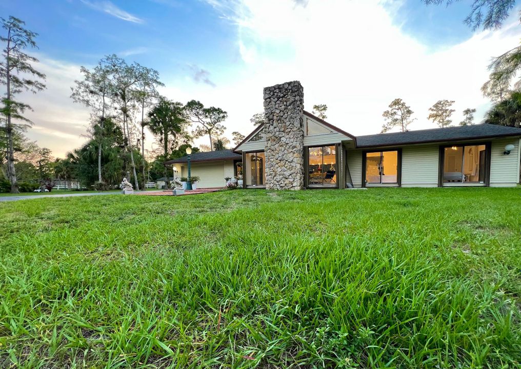 For Sale: $1,050,000 (2 beds, 2 baths, 1404 Square Feet)