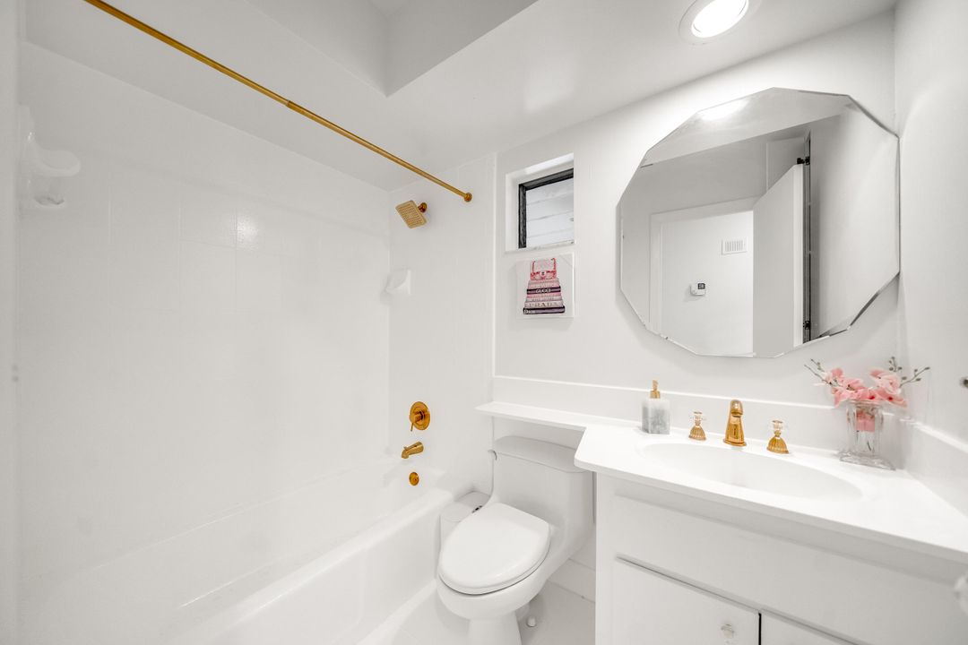 В аренду: $12,000 (2 спален, 2 ванн, 1404 Квадратных фут)