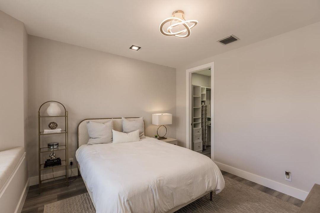 出租: $6,400 (3 贝兹, 3 浴室, 2046 平方英尺)