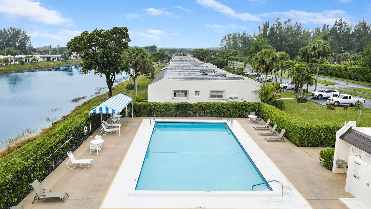 En Venta: $179,000 (2 camas, 2 baños, 1031 Pies cuadrados)