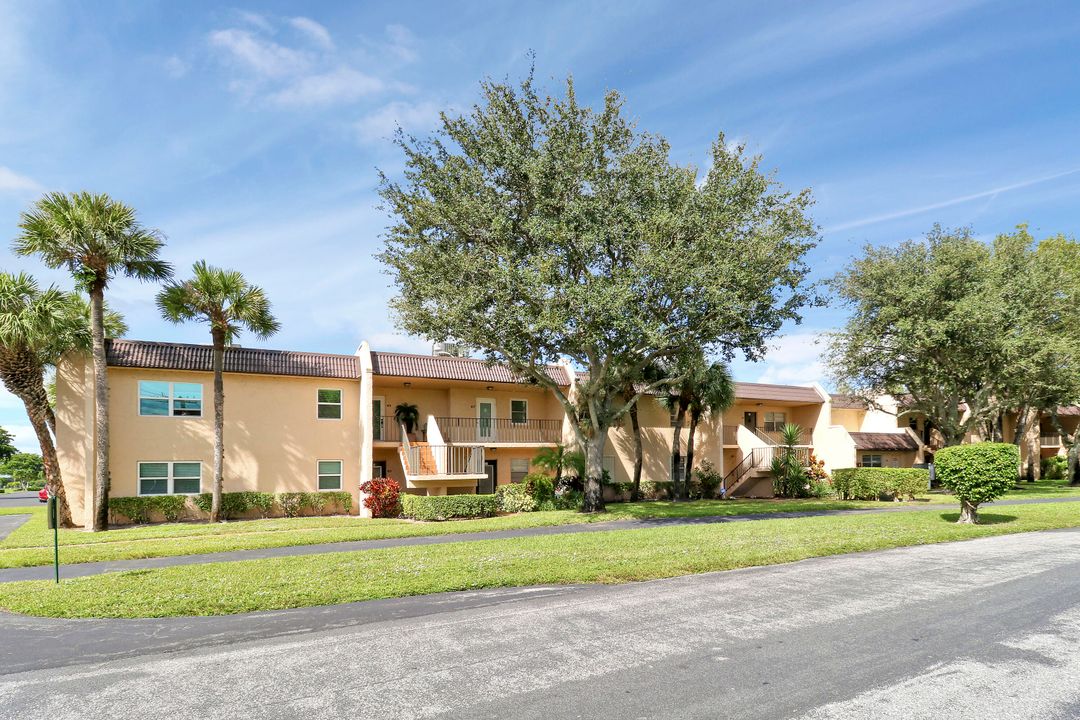 En Venta: $179,000 (2 camas, 2 baños, 1031 Pies cuadrados)