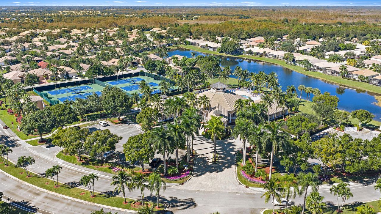 For Sale: $425,000 (2 beds, 2 baths, 1482 Square Feet)