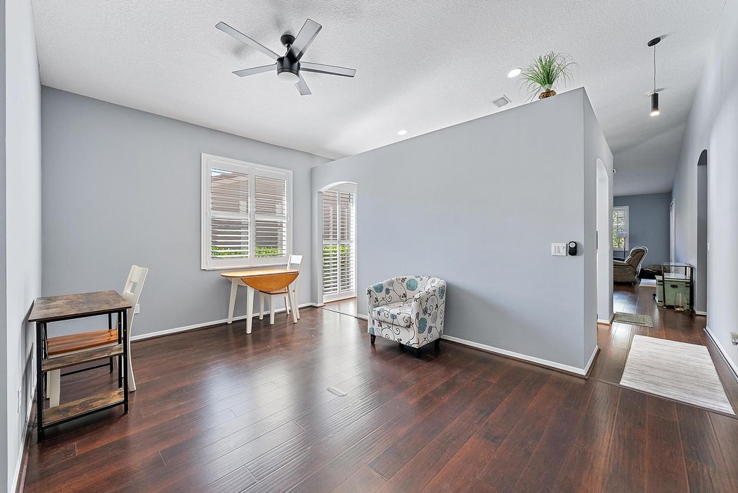 For Sale: $425,000 (2 beds, 2 baths, 1482 Square Feet)