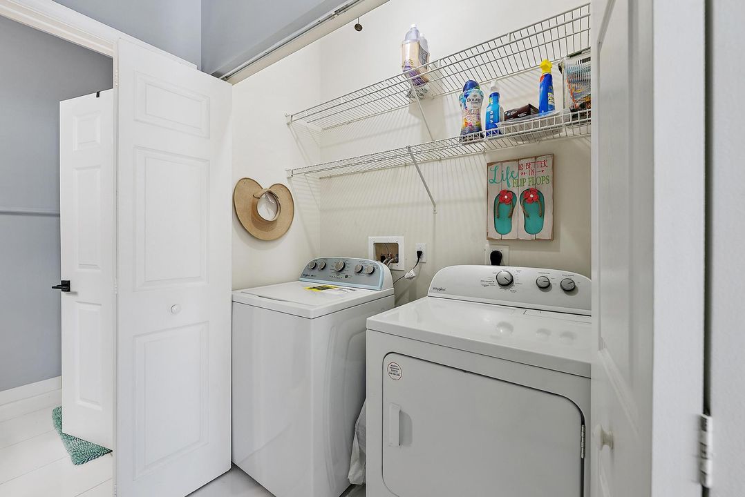 For Sale: $425,000 (2 beds, 2 baths, 1482 Square Feet)