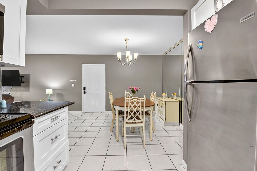 Active With Contract: $2,500 (2 beds, 2 baths, 1008 Square Feet)