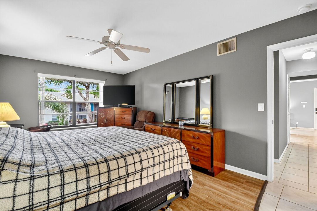 Active With Contract: $2,500 (2 beds, 2 baths, 1008 Square Feet)