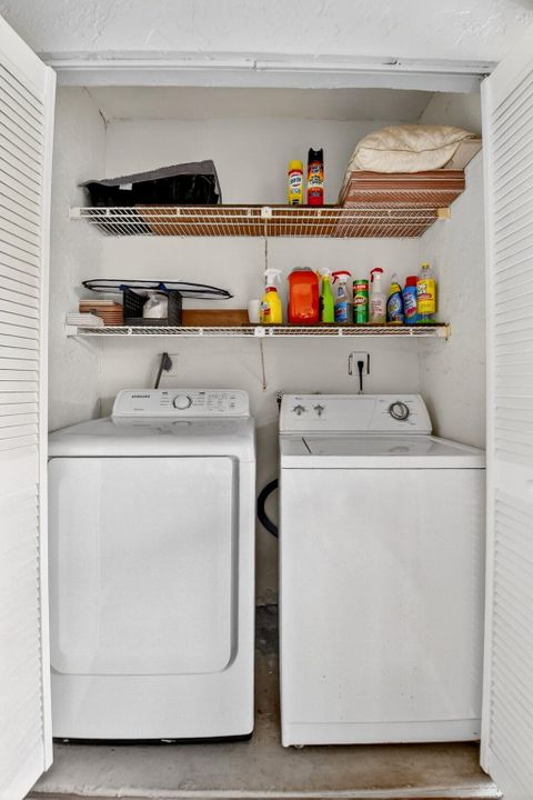 Active With Contract: $2,500 (2 beds, 2 baths, 1008 Square Feet)