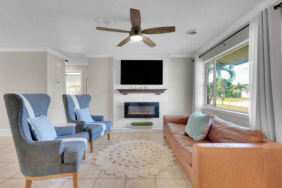 Activo con contrato: $365,000 (3 camas, 2 baños, 1536 Pies cuadrados)