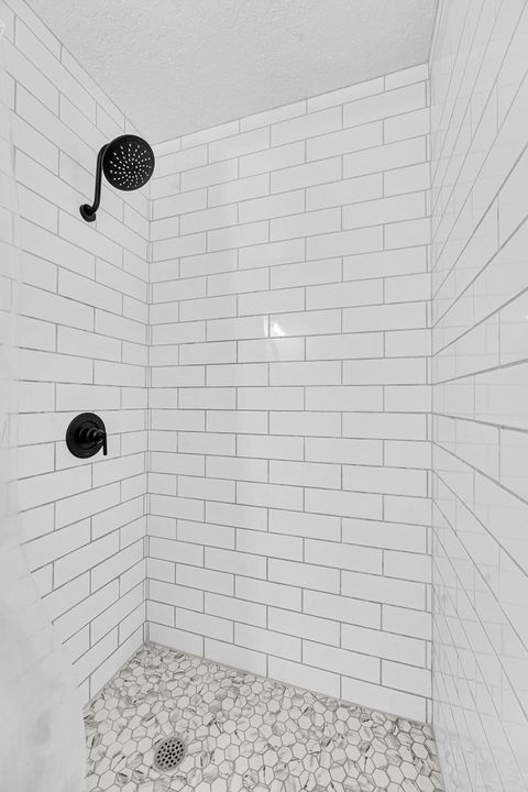 Activo con contrato: $365,000 (3 camas, 2 baños, 1536 Pies cuadrados)