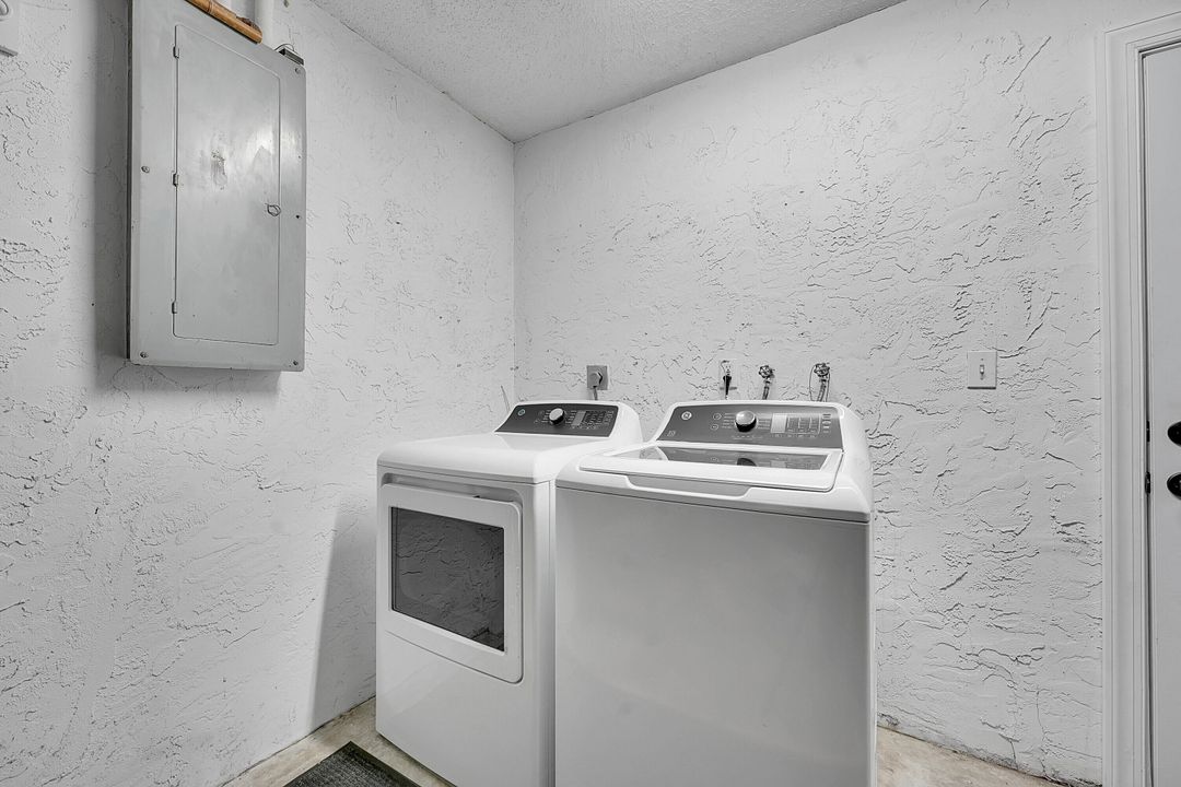 Activo con contrato: $365,000 (3 camas, 2 baños, 1536 Pies cuadrados)