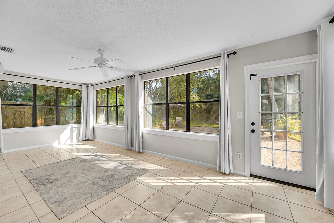 Activo con contrato: $365,000 (3 camas, 2 baños, 1536 Pies cuadrados)