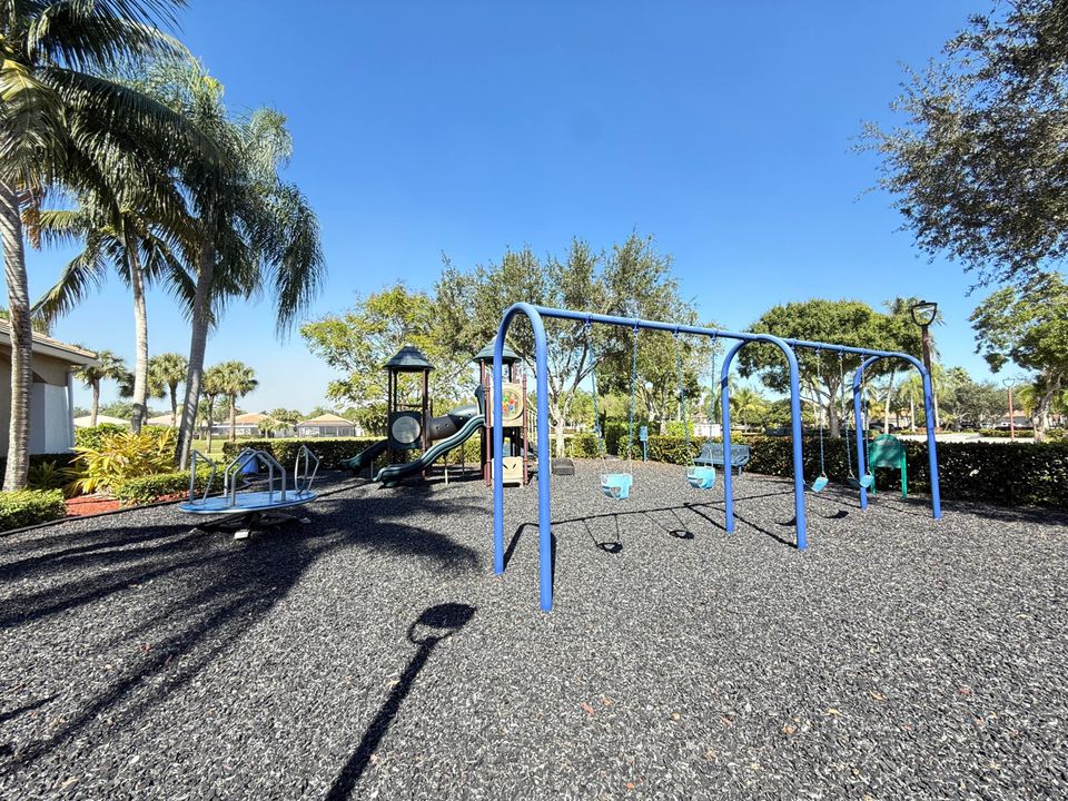 For Sale: $425,000 (2 beds, 2 baths, 1482 Square Feet)