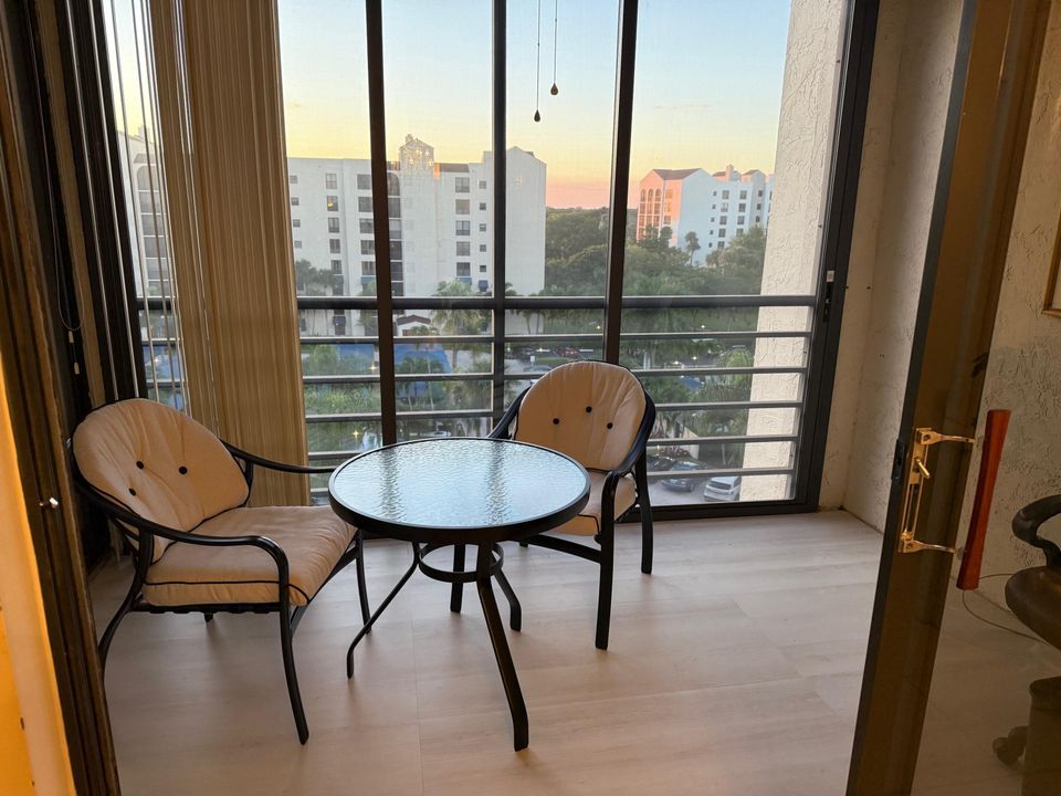 На продажу: $339,000 (3 спален, 2 ванн, 1818 Квадратных фут)