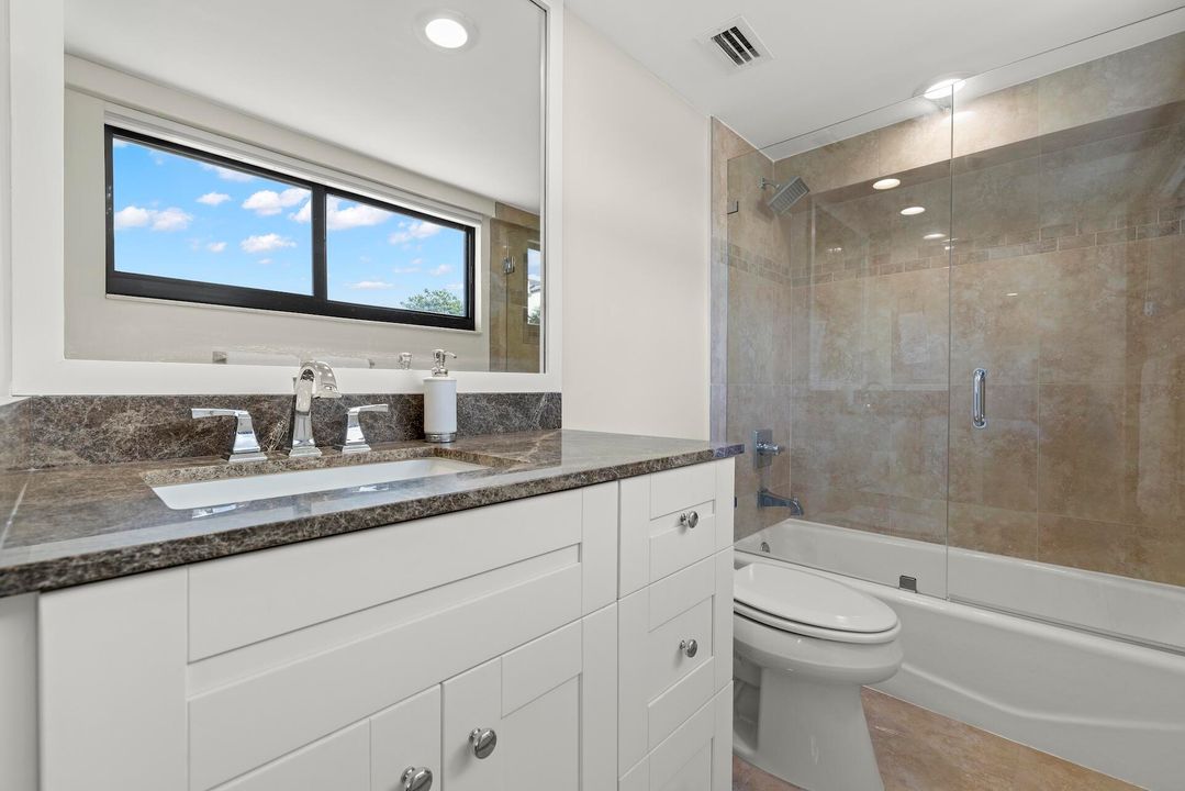 En Venta: $1,285,000 (2 camas, 2 baños, 1670 Pies cuadrados)