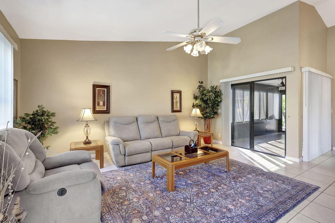 For Rent: $3,200 (3 beds, 2 baths, 1314 Square Feet)