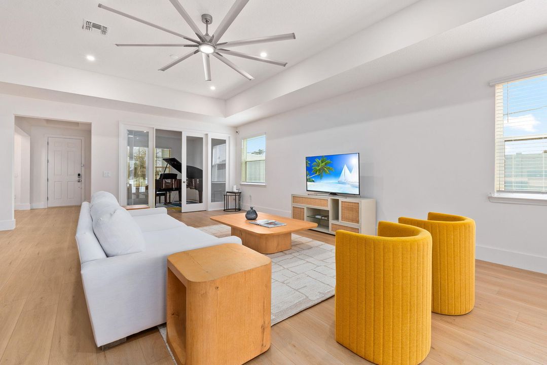 For Sale: $750,000 (4 beds, 4 baths, 3472 Square Feet)